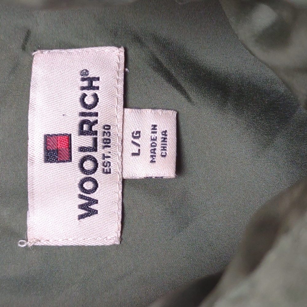 Woolrich Women's Olive Quilted Washable Down Insulated Full Zip Vest Gold Detail - Picture 3 of 9